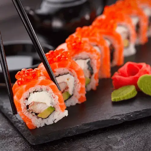 kawałeki sushi